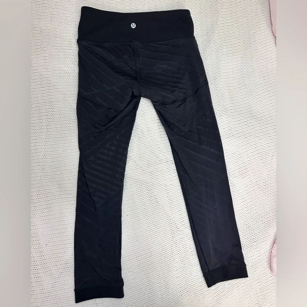 Lululemon Black Cropped Striped Mesh Leggings Size 4